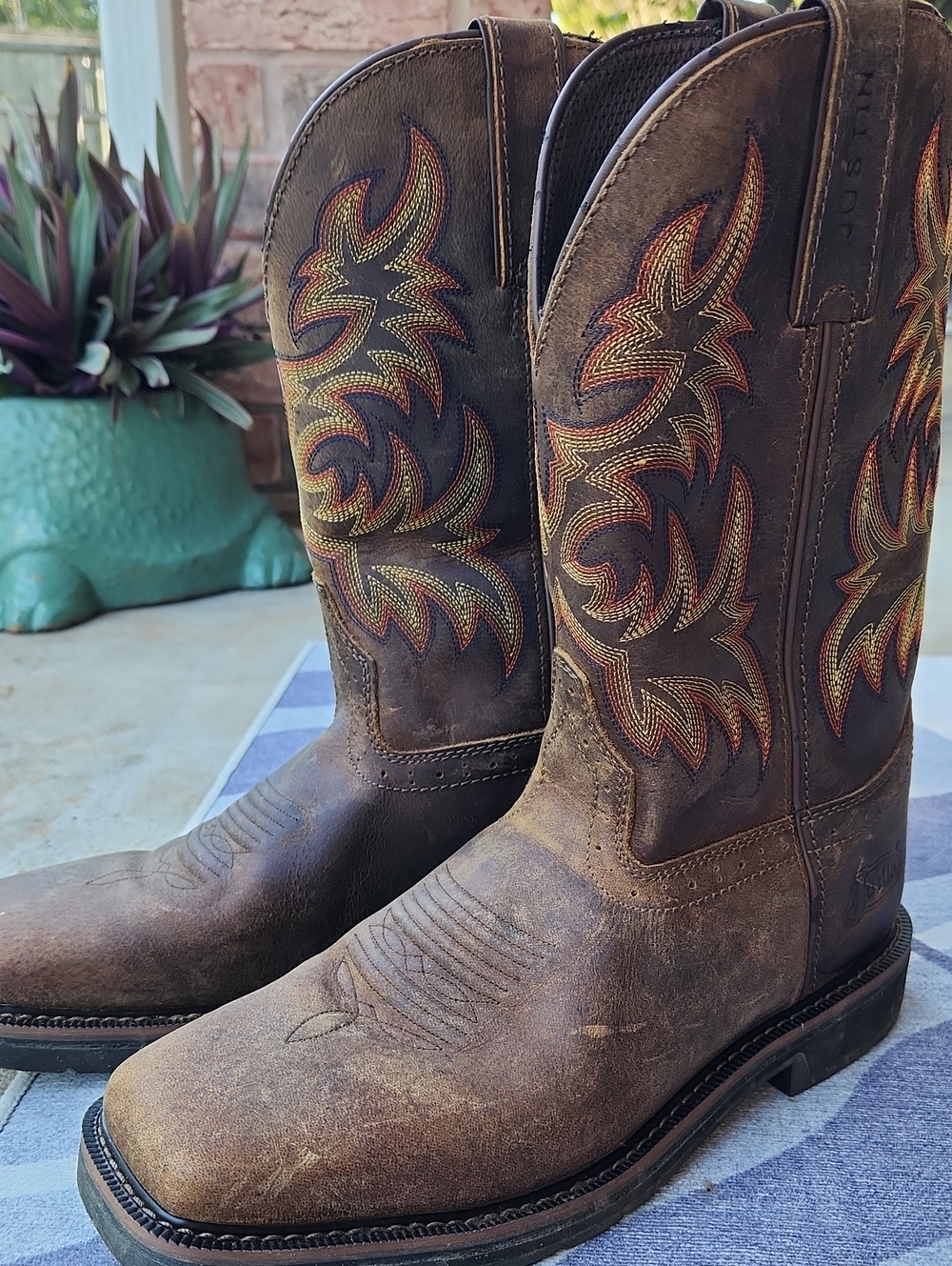 Men's Justin Brown Leather Western Boots with Multicolor Stitching